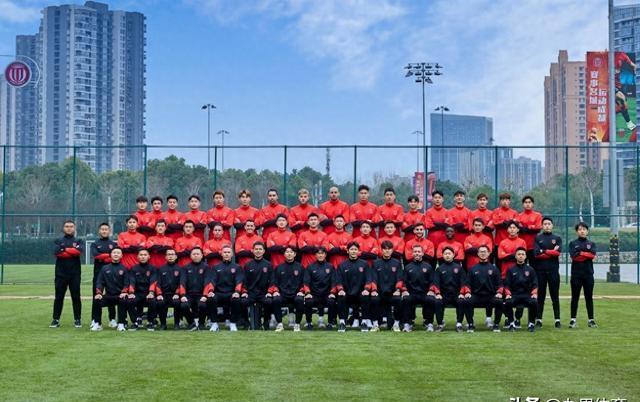 开云体育在线-关于实力突出之球队备战全新赛季，一触即发的对决即将上演的信息