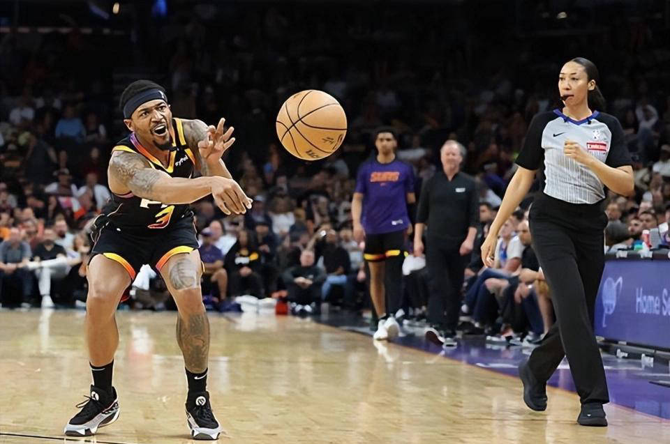 包含快船碾压美国男篮，布拉德利统治全场的词条