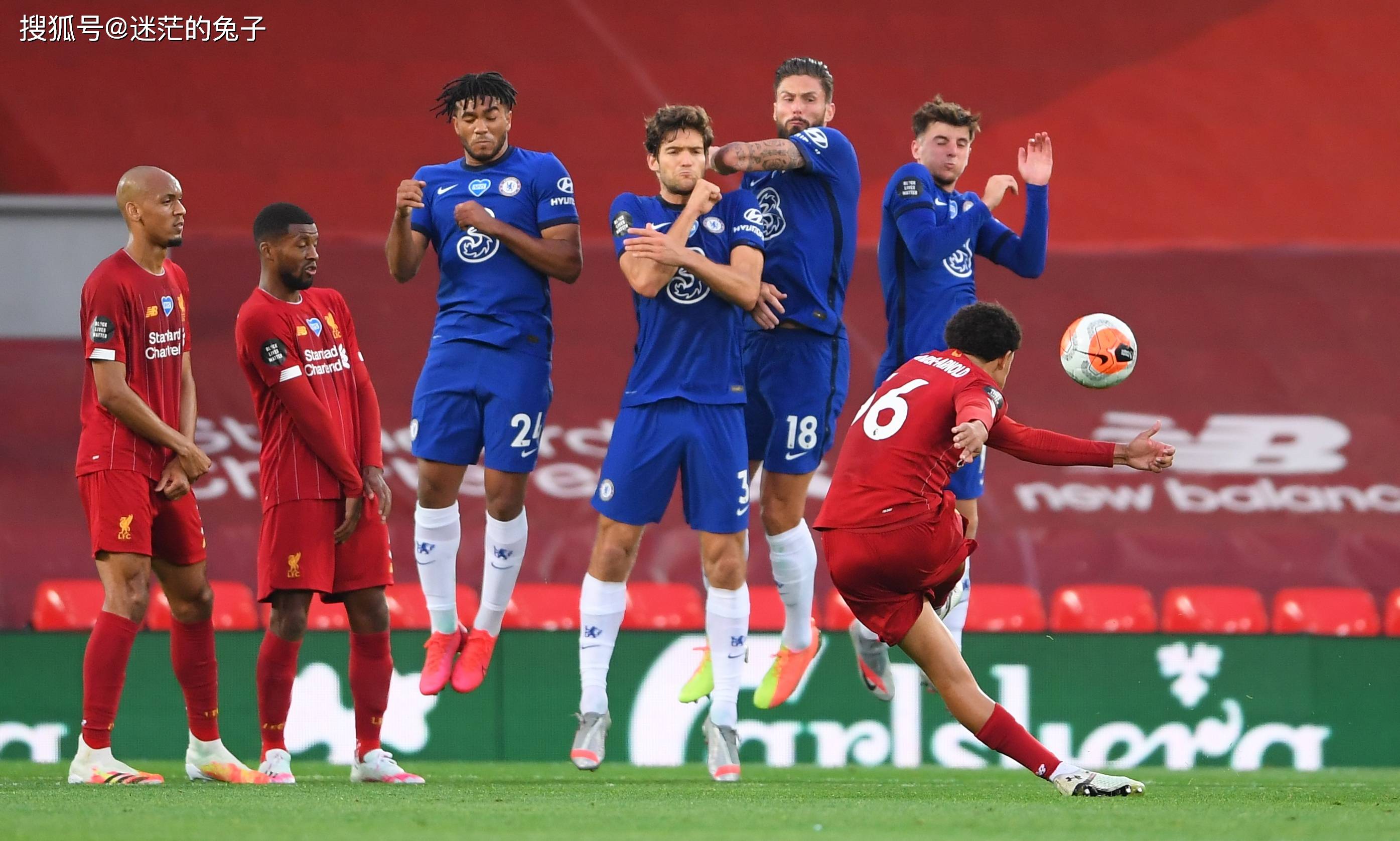 场面火爆！英超观众席沸腾不已的简单介绍