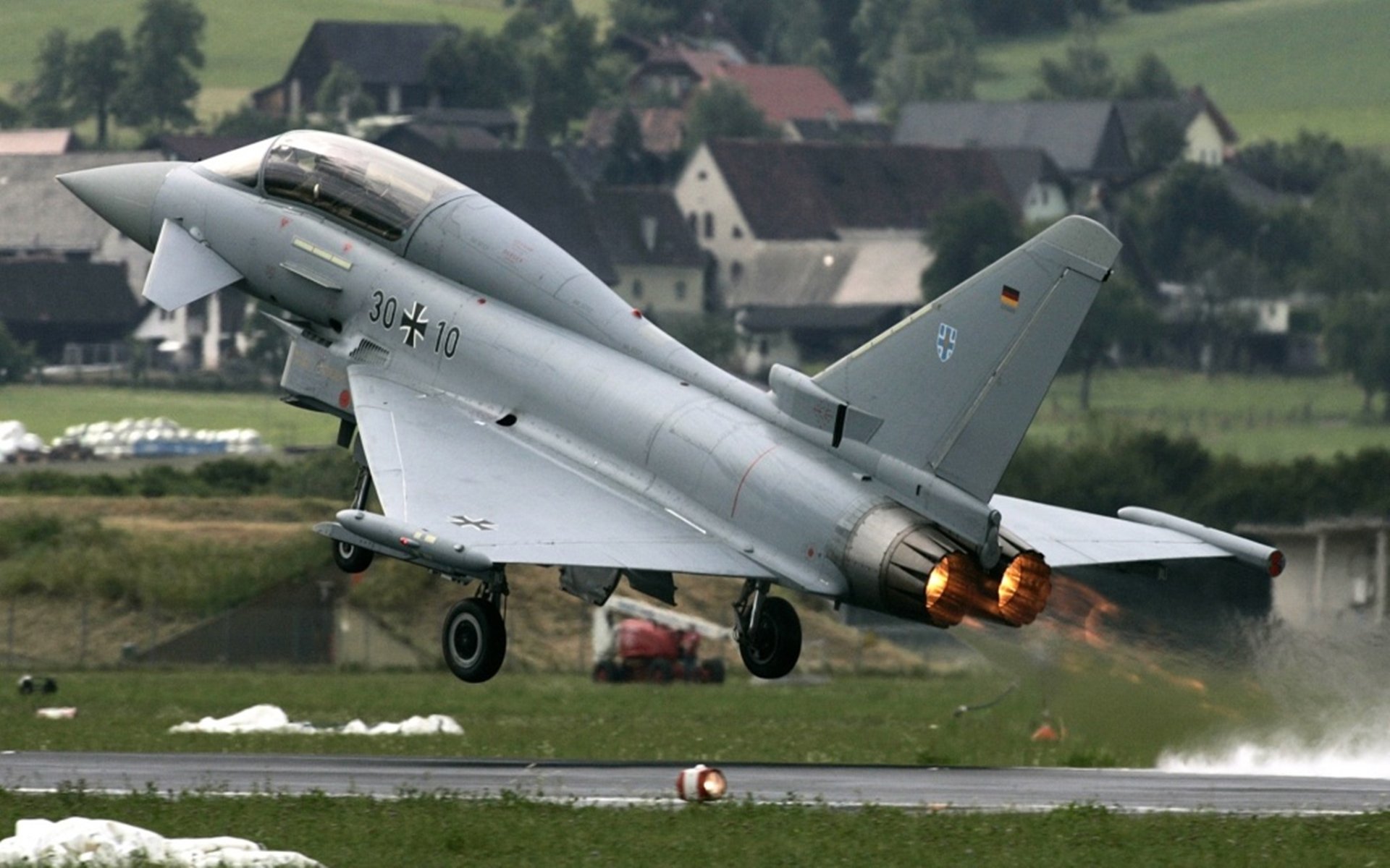 冷门与王者的双重奏，塞维利亚的坚韧与姆巴佩的统治力