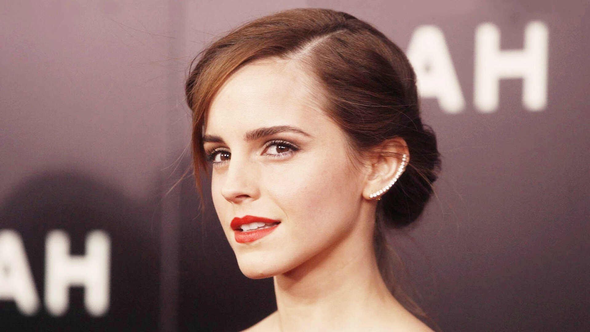 开云体育平台APP-奥地利封锁巴黎战术奏效，莱万教科书表现引领胜利