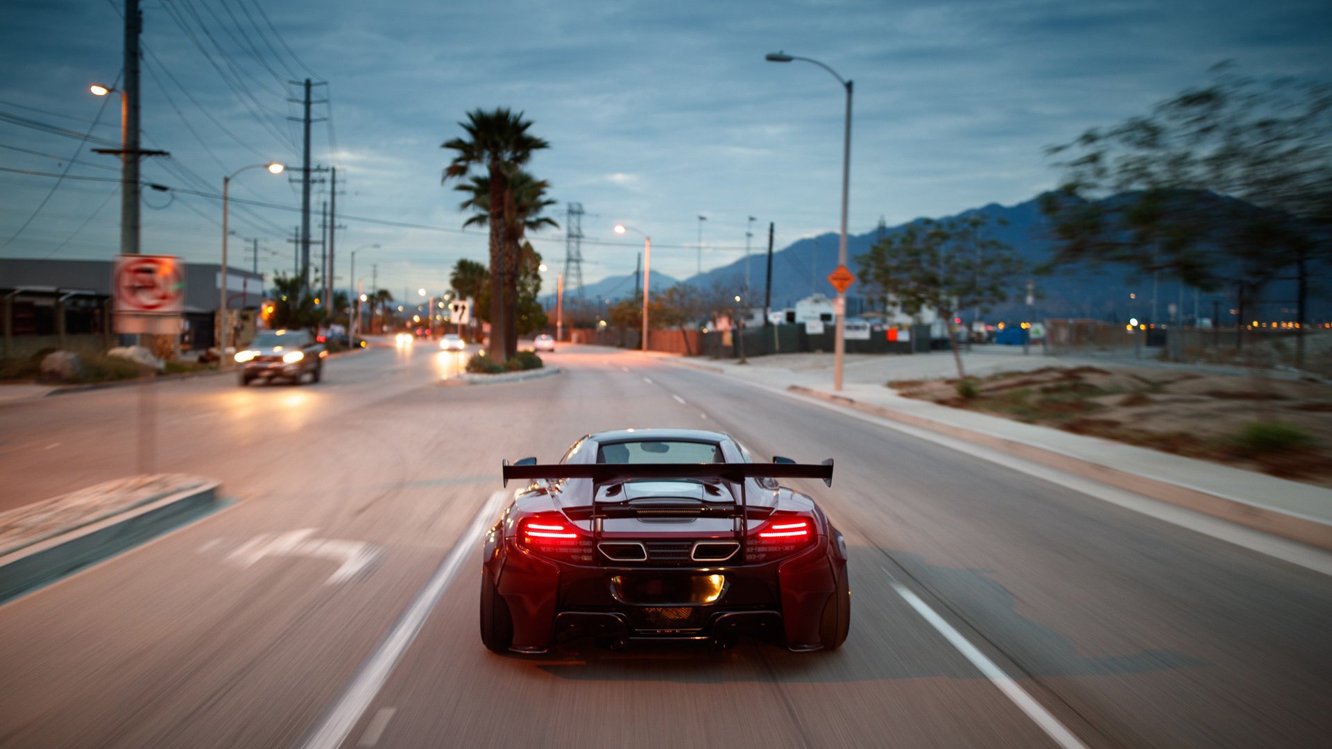 开云体育-明暗两线，本泽马封神夜与乌克兰掀翻红魔的双重奏