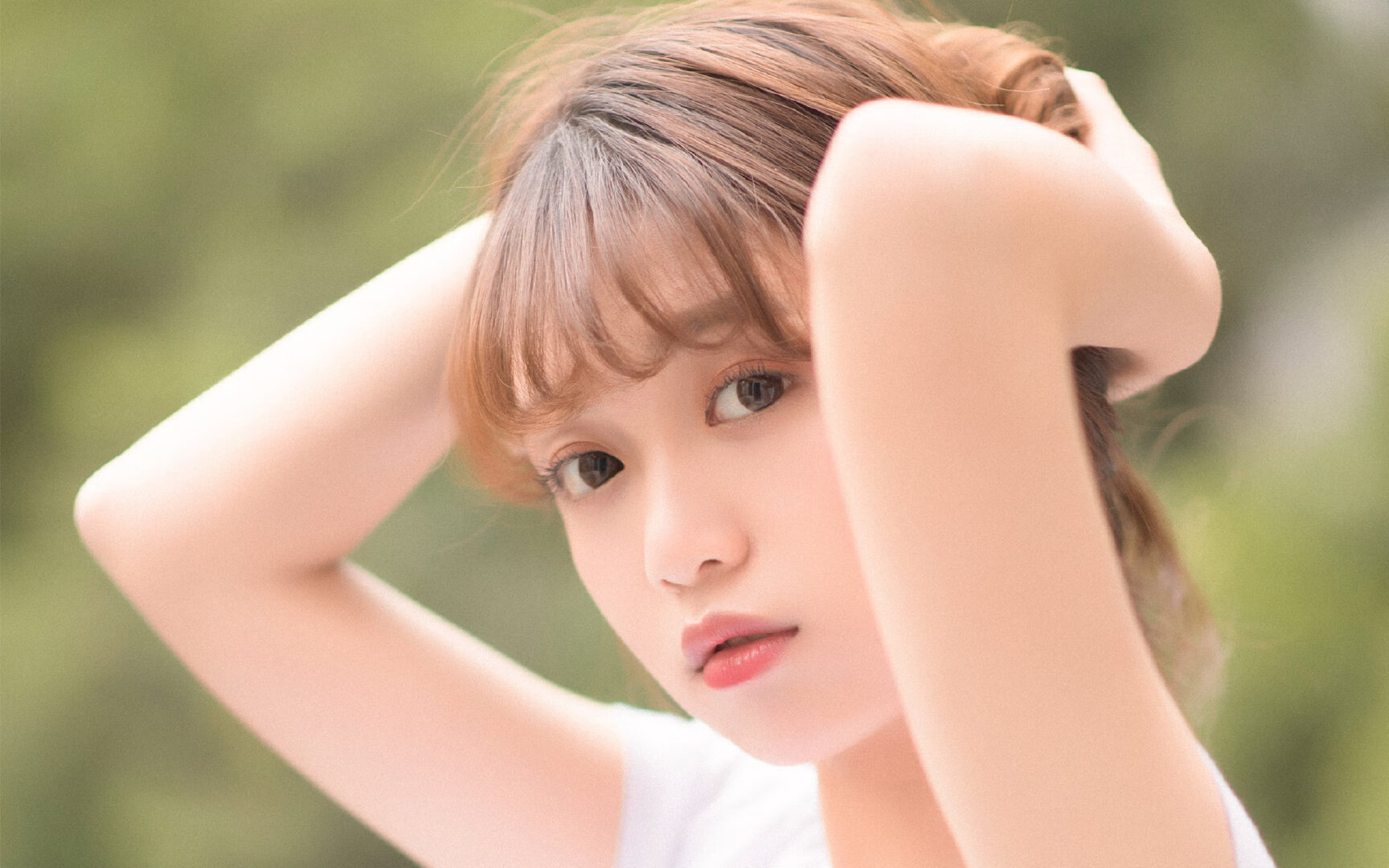 跨越东西的篮球奇迹,新疆队爆冷击败凯尔特人,布克砍下40分主宰关键时刻